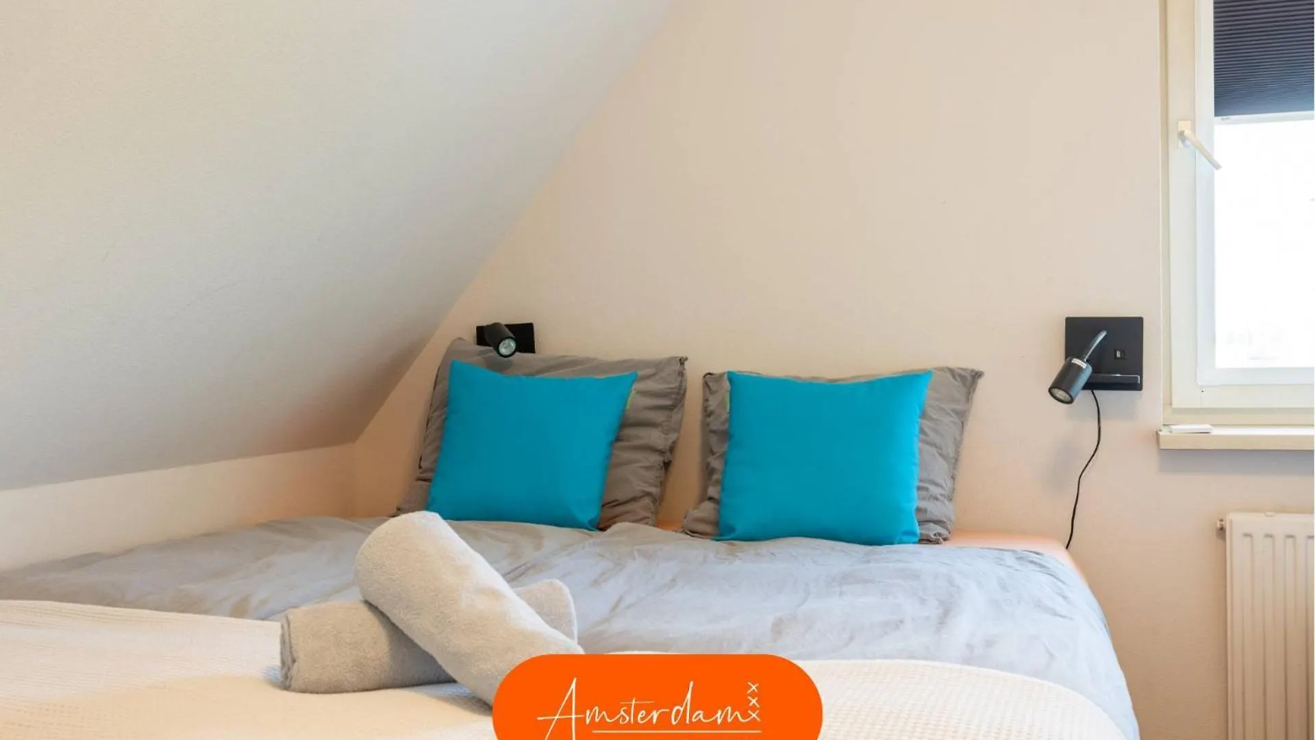 Amsterdam Group Stay - Jacuzzi, Sauna & Cinema Zwanenburg Hébergement de vacances