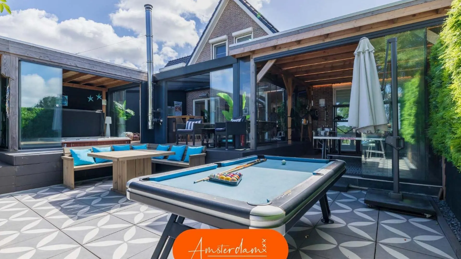 Hébergement de vacances Amsterdam Group Stay - Jacuzzi, Sauna & Cinema Zwanenburg Pays-Bas