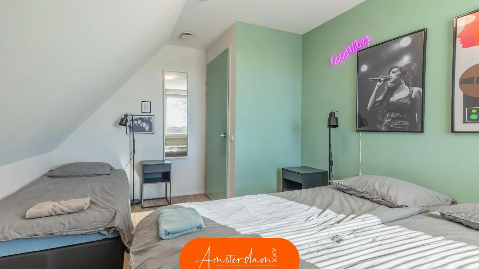 Amsterdam Group Stay - Jacuzzi, Sauna & Cinema Zwanenburg Hébergement de vacances